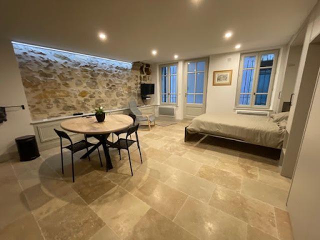 Studio location à Arles