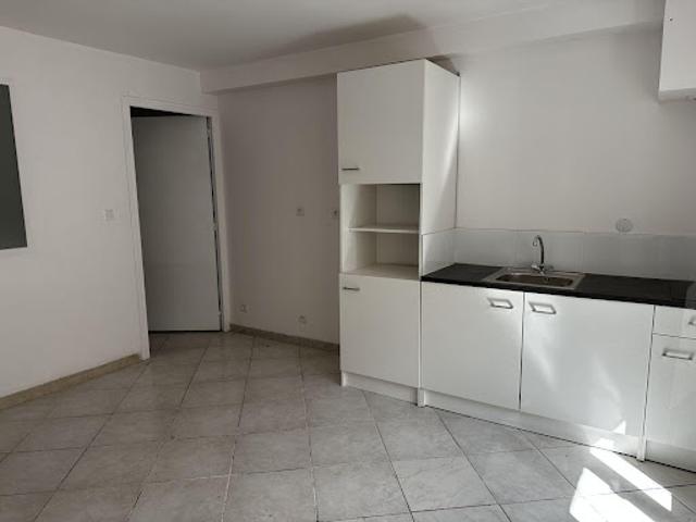 Studio location à Avignon, Sorgues