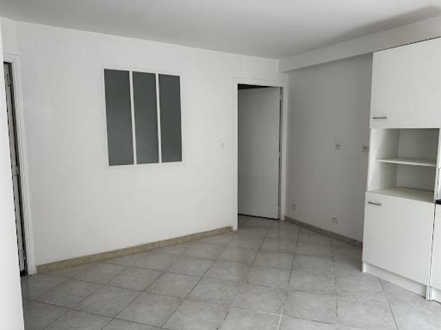 Studio location à Avignon, Sorgues