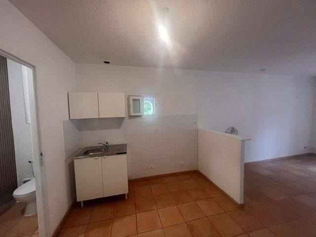 Studio location à Saint-Geniès-de-Malgoirès, Gard