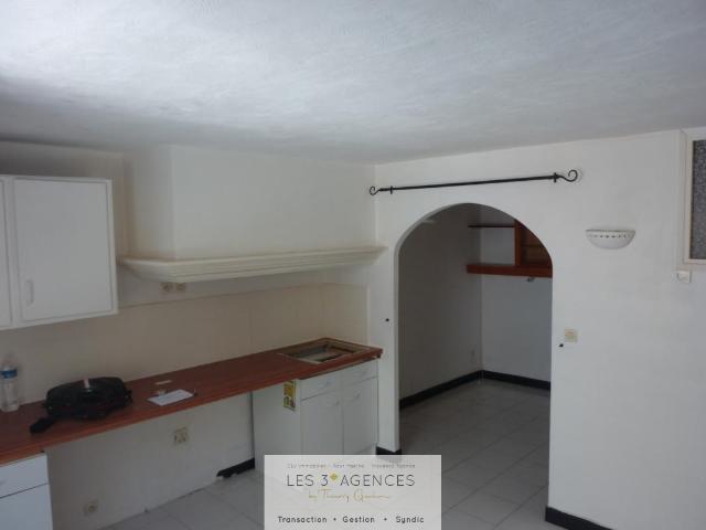 Studio location à Arrondissement de Draguignan, Cogolin