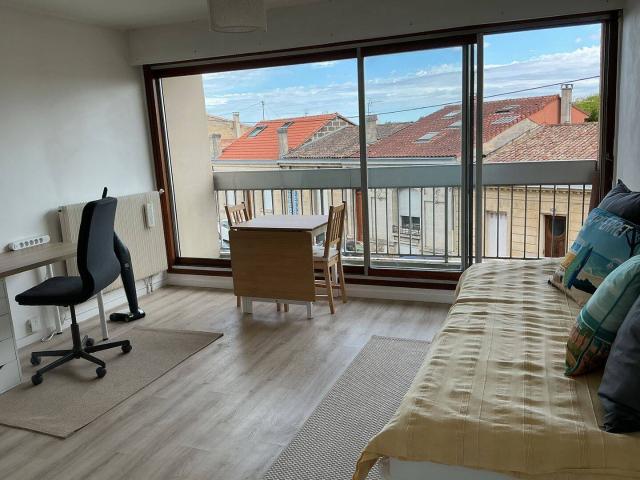 Studio location à Bordeaux, Port de la Lune, Bordeaux