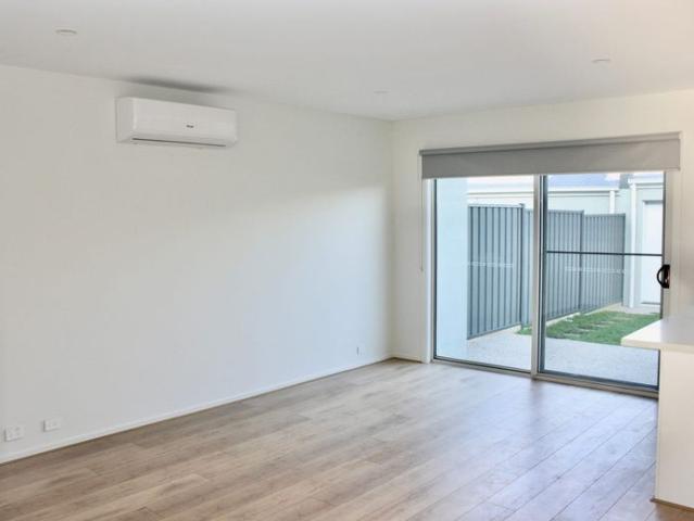 Townhouse for rent in Minta Estate, Melbourne