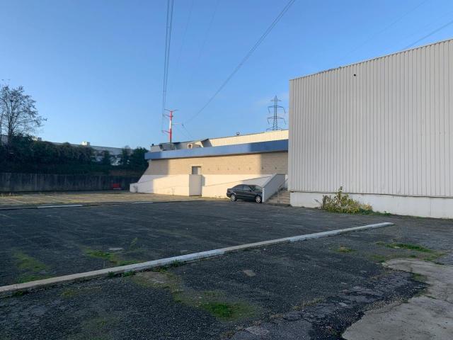 Local Commercial location à Pontoise, Osny
