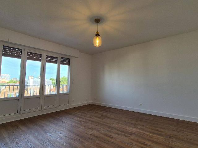 Studio location à Village Coteaux, Rueil-Malmaison