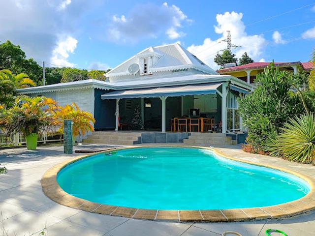 Villa location à Burat, Sainte-Anne