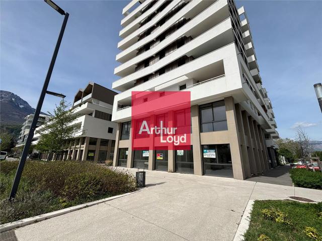 Local Commercial vente à Grenoble, Le Pont-de-claix