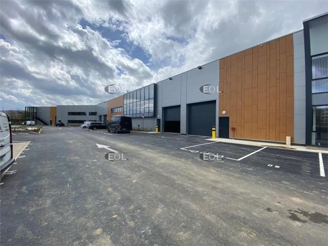 Local Commercial location à Évry, Grigny