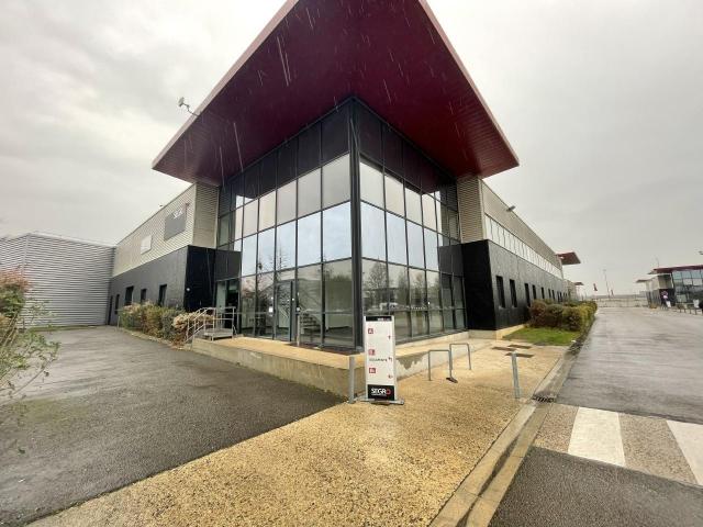 Local Commercial location à La Courneuve, 4000 Nord