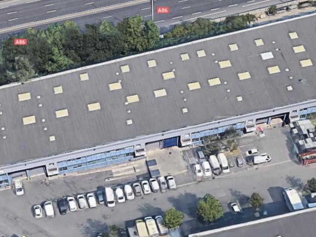 Local Commercial location à La Courneuve, 4000 Nord