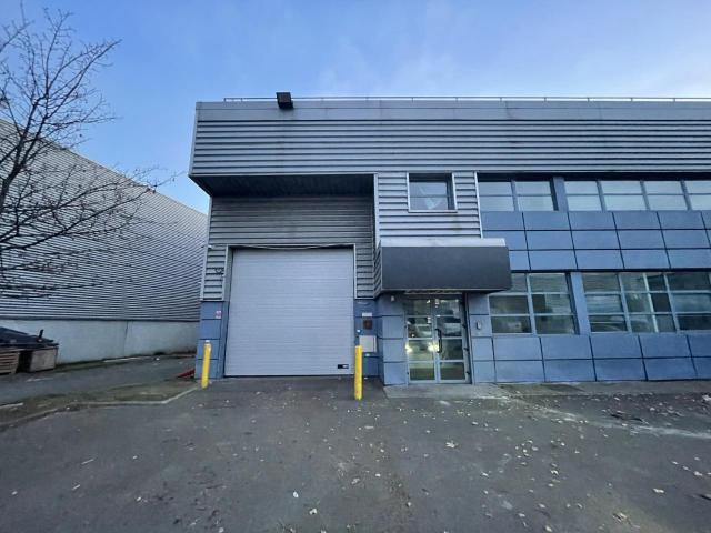 Local Commercial location à La Courneuve, 4000 Nord