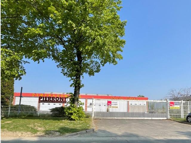 Local Commercial location à Saint-quentin