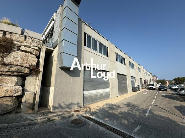 Local Commercial location à Grasse, Antibes