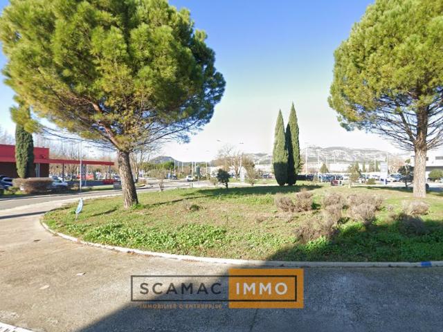 Local Commercial vente à Marseille, Aubagne