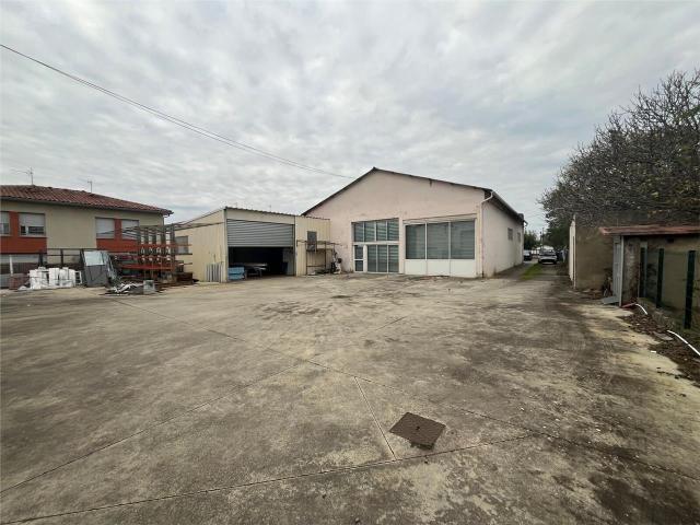 Local Commercial vente à Toulouse, Aucamville