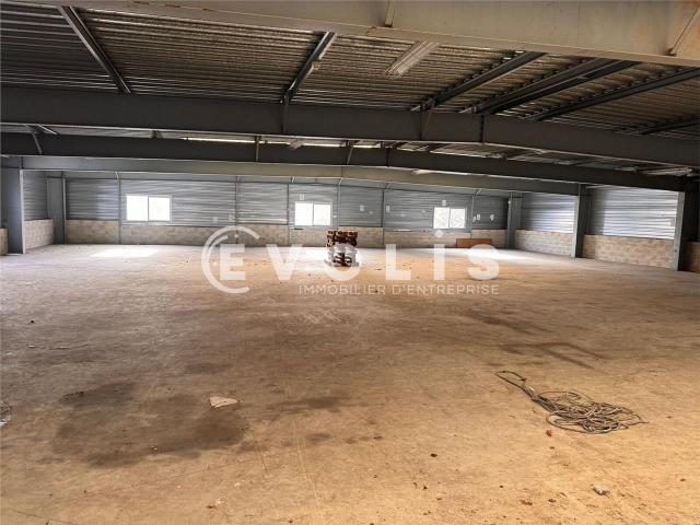 Local Commercial vente à Versailles, Buc