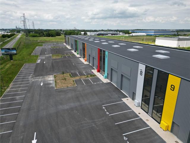 Local Commercial vente à Zone d'activités Chartres Est Secteur Le Jardin d’Entreprises, Chartres