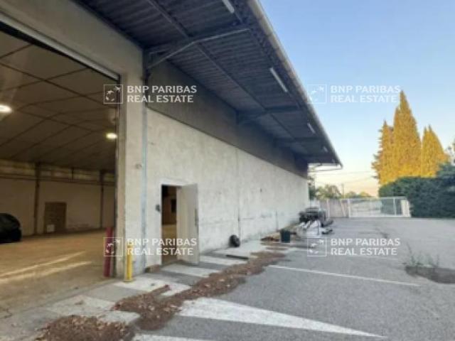 Local Commercial vente à Arles, La Salle Les Alpes