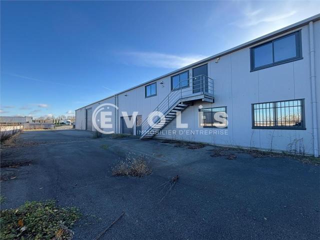 Local Commercial vente à Bourg-en-Bresse, Fareins