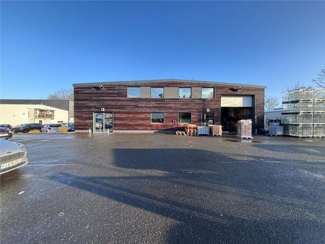 Local Commercial vente à Nantes, La Chapelle-sur-erdre
