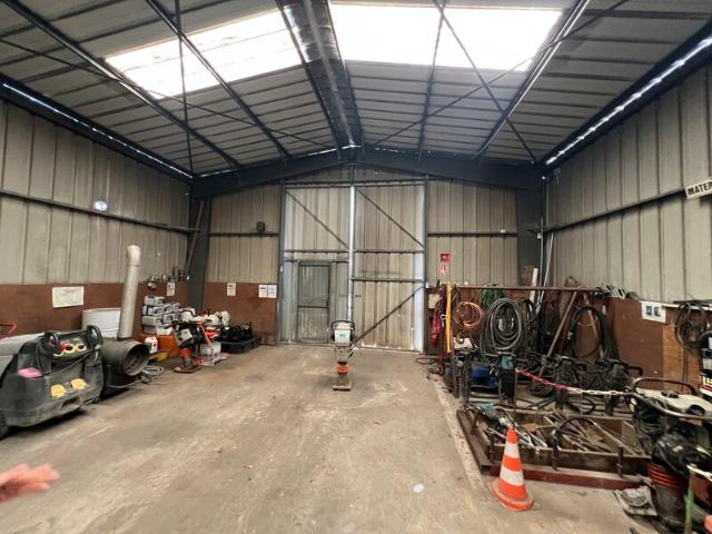Local Commercial vente à Bordeaux, Le Haillan