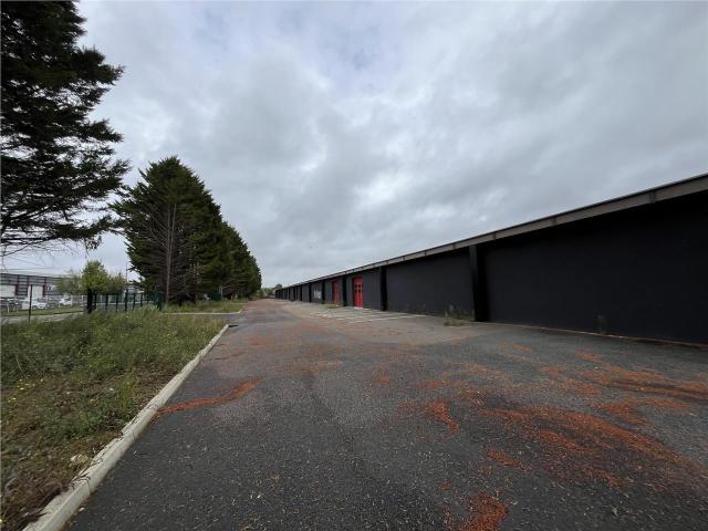 Local Commercial vente à Rambouillet, Maurepas