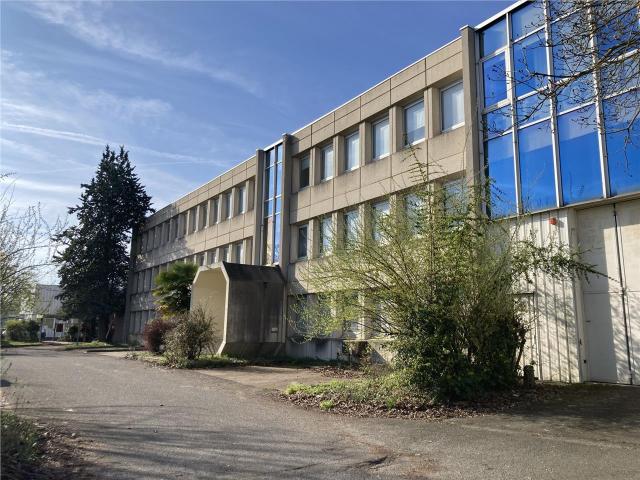 Local Commercial vente à Versailles, Montigny-le-bretonneux