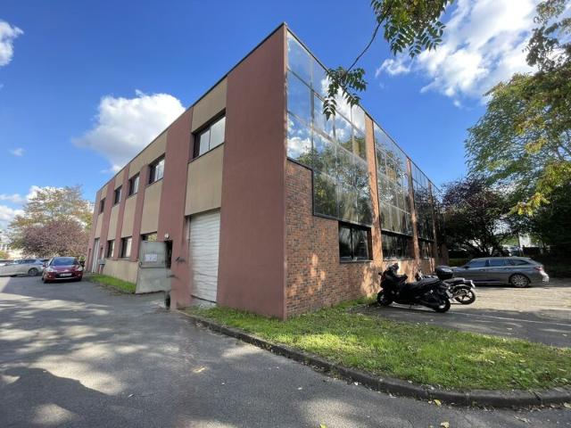 Local Commercial vente à Le Raincy, Neuilly-plaisance