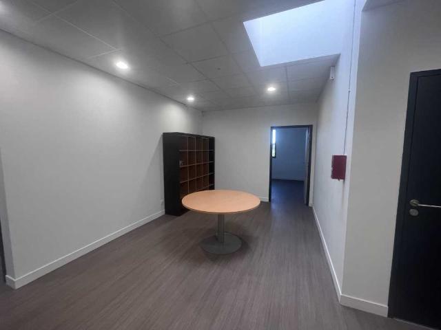Local Commercial vente à Bordeaux, Canéjan