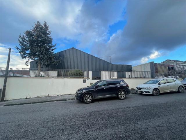 Local Commercial vente à Saint-Quentin, Saint-quentin
