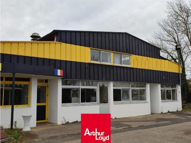 Local Commercial vente à Bourg-en-Bresse, Saint-trivier-sur-moignans