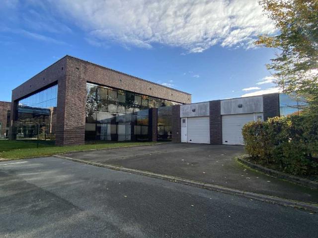 Local Commercial vente à Versailles, Trappes