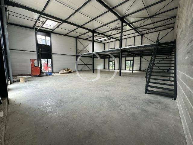 Local Commercial vente à Bourg-en-Bresse, Trévoux
