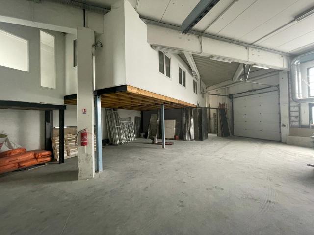 Local Commercial vente à La Courneuve, 4000 Nord