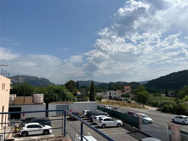 Local Commercial vente à Marseille, Roquevaire