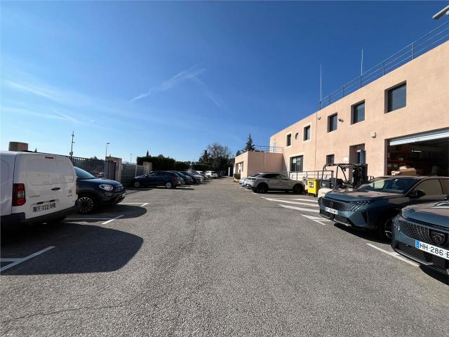 Local Commercial vente à Marseille, Roquevaire