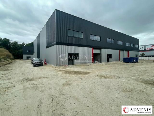 Local Commercial location à Bordeaux, Beychac-et-caillau