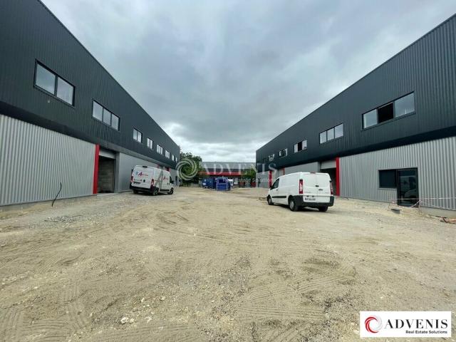 Local Commercial location à Bordeaux, Beychac-et-caillau