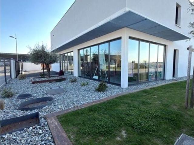 Local Commercial location à Toulouse, Plaisance-du-touch