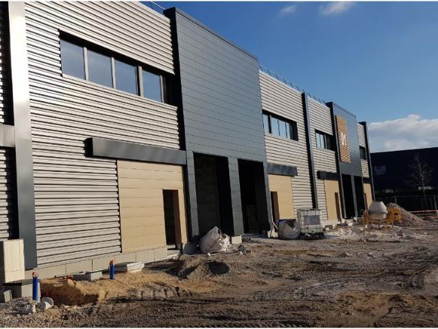 Local Commercial location à Lotissement Sainte-Victoire, Meyreuil