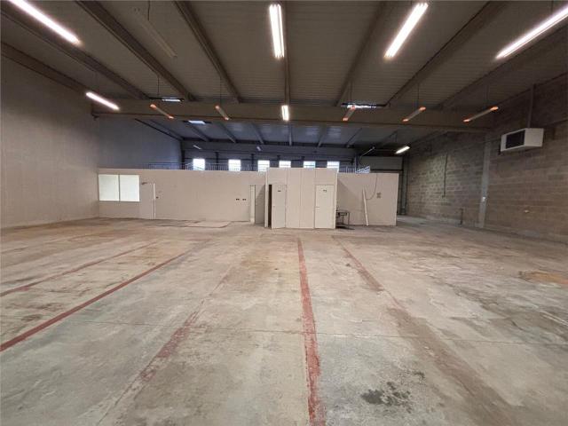 Local Commercial location à Dijon, Saint-apollinaire