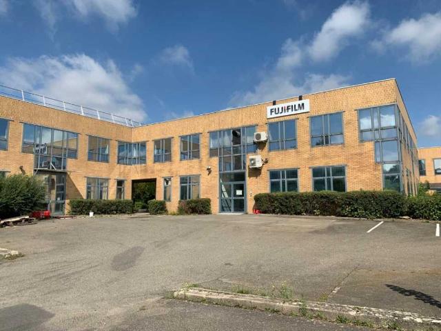 Local Commercial vente à Versailles, Montigny-le-bretonneux