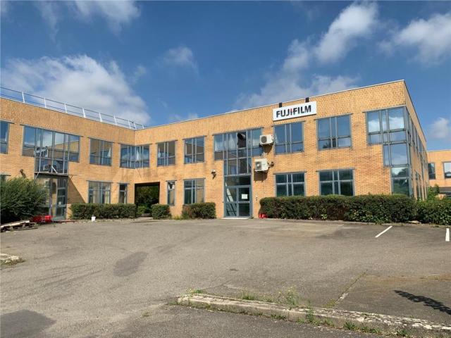 Local Commercial vente à Versailles, Montigny-le-bretonneux