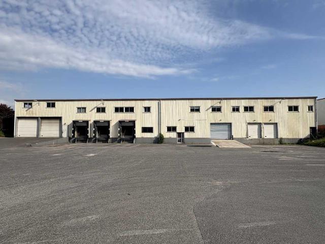 Local Commercial vente à Orléans, Ormes