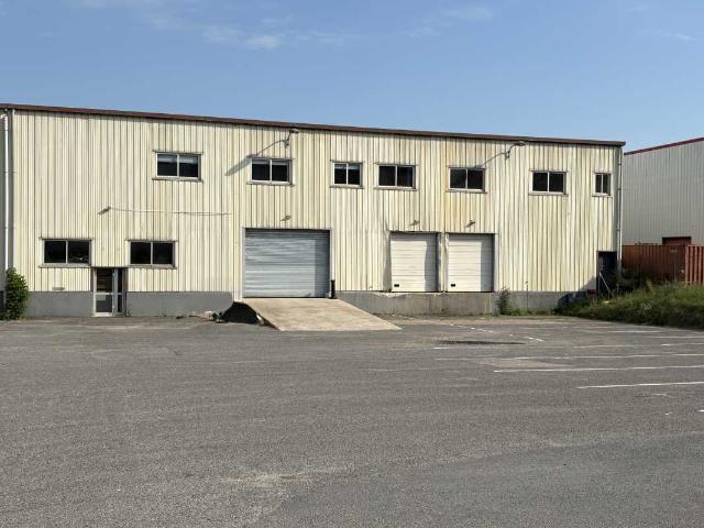 Local Commercial vente à Orléans, Ormes