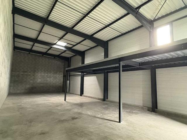 Local Commercial vente à Villefranche-sur-Saône, Rhône