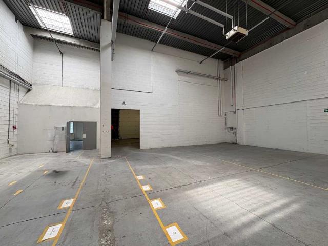 Local Commercial vente à La Tour-du-Pin, Saint-quentin-fallavier
