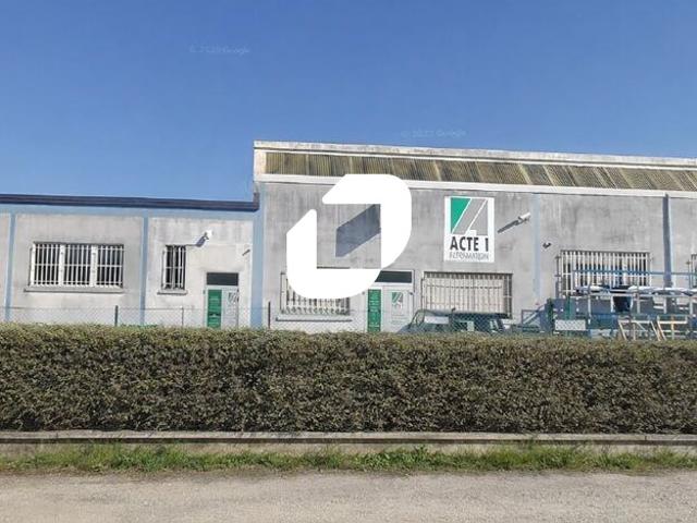 Local Commercial vente à Melun, Vaux-le-pénil