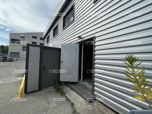 Local Commercial location à Aix-en-Provence, Venelles
