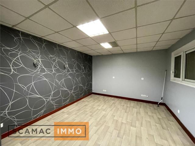 Local Commercial vente à Étampes, Etampes